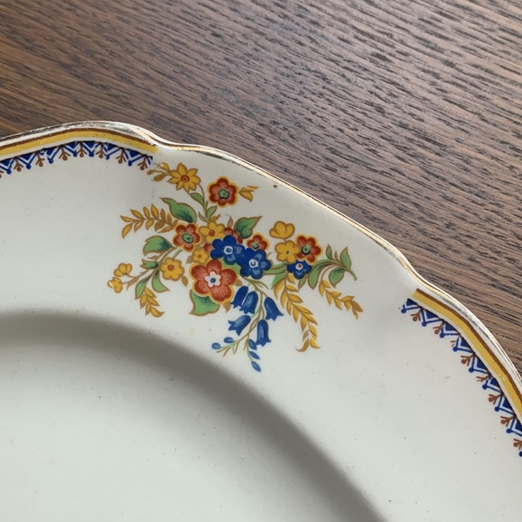 JOHN MADDOCK & SONS - Royal Ivory - Royal Cameronian Rego Shape Serving Platter - Picture 6 of 10